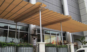 Pergola retractabila VENUS MCA la terasa a unui hotel 2
